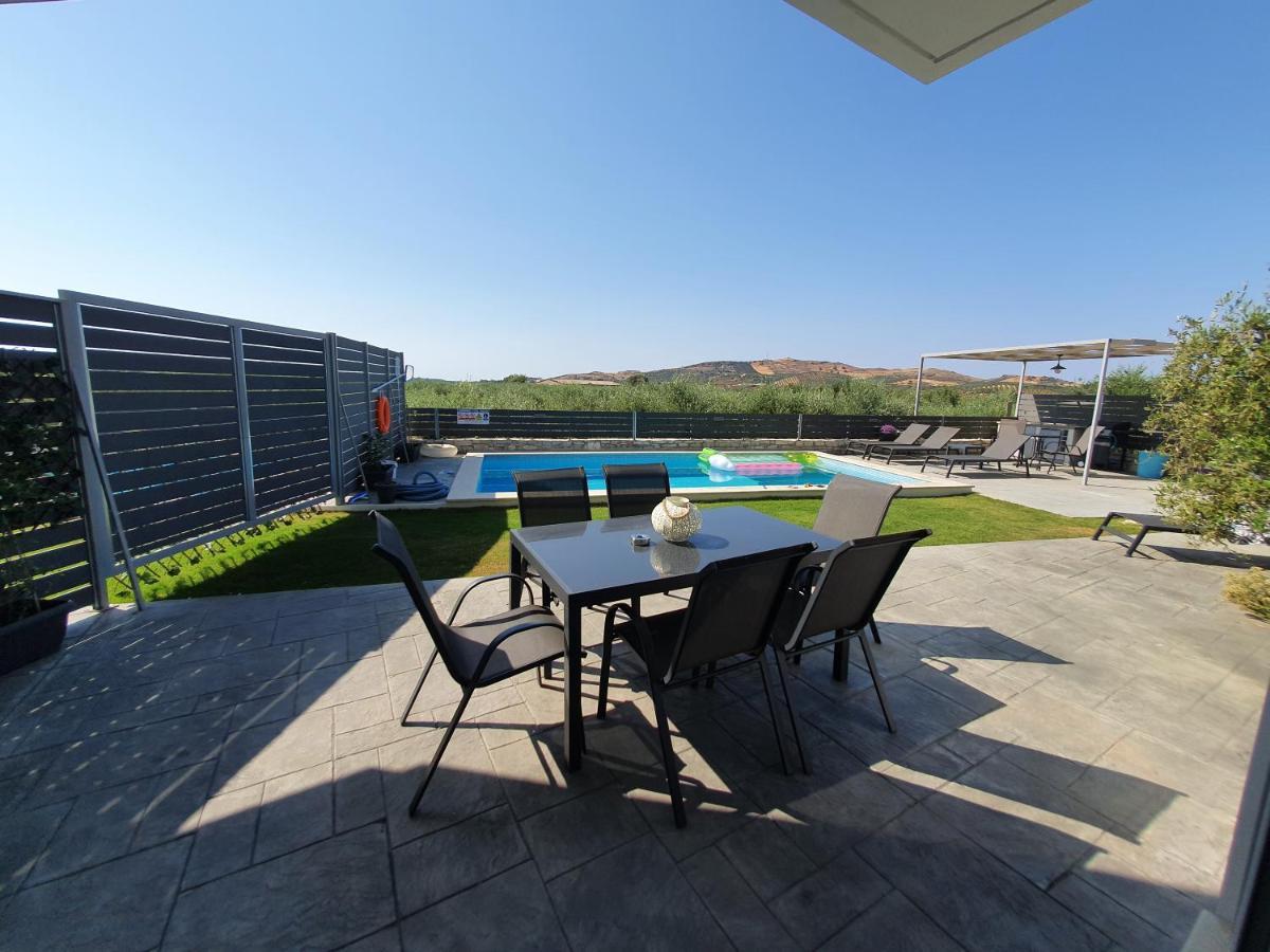 Villa Sheila With Private Pool Roumelí المظهر الخارجي الصورة