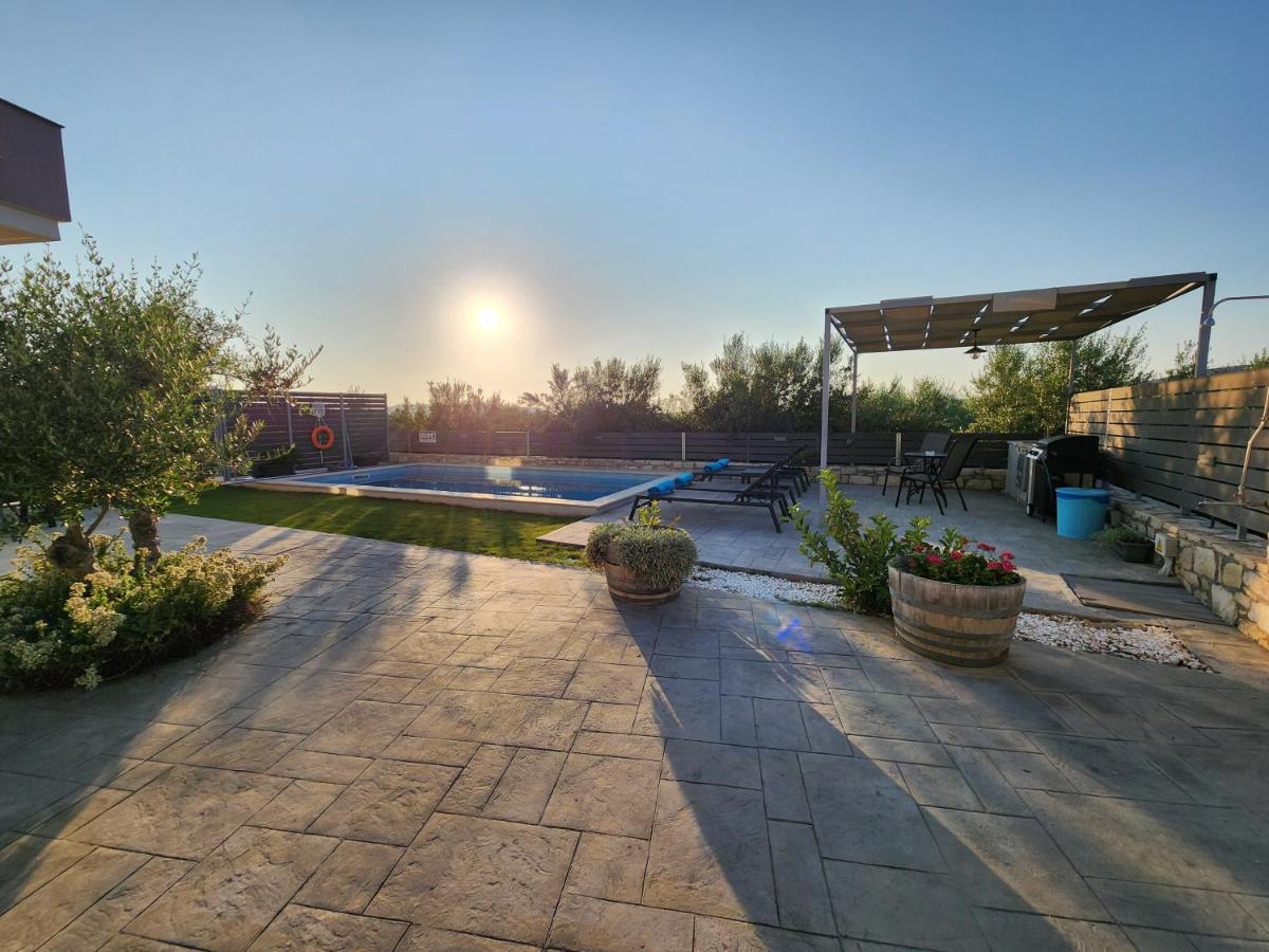 Villa Sheila With Private Pool Roumelí المظهر الخارجي الصورة