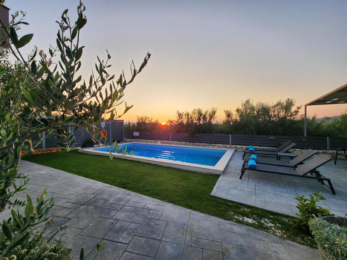 Villa Sheila With Private Pool Roumelí المظهر الخارجي الصورة