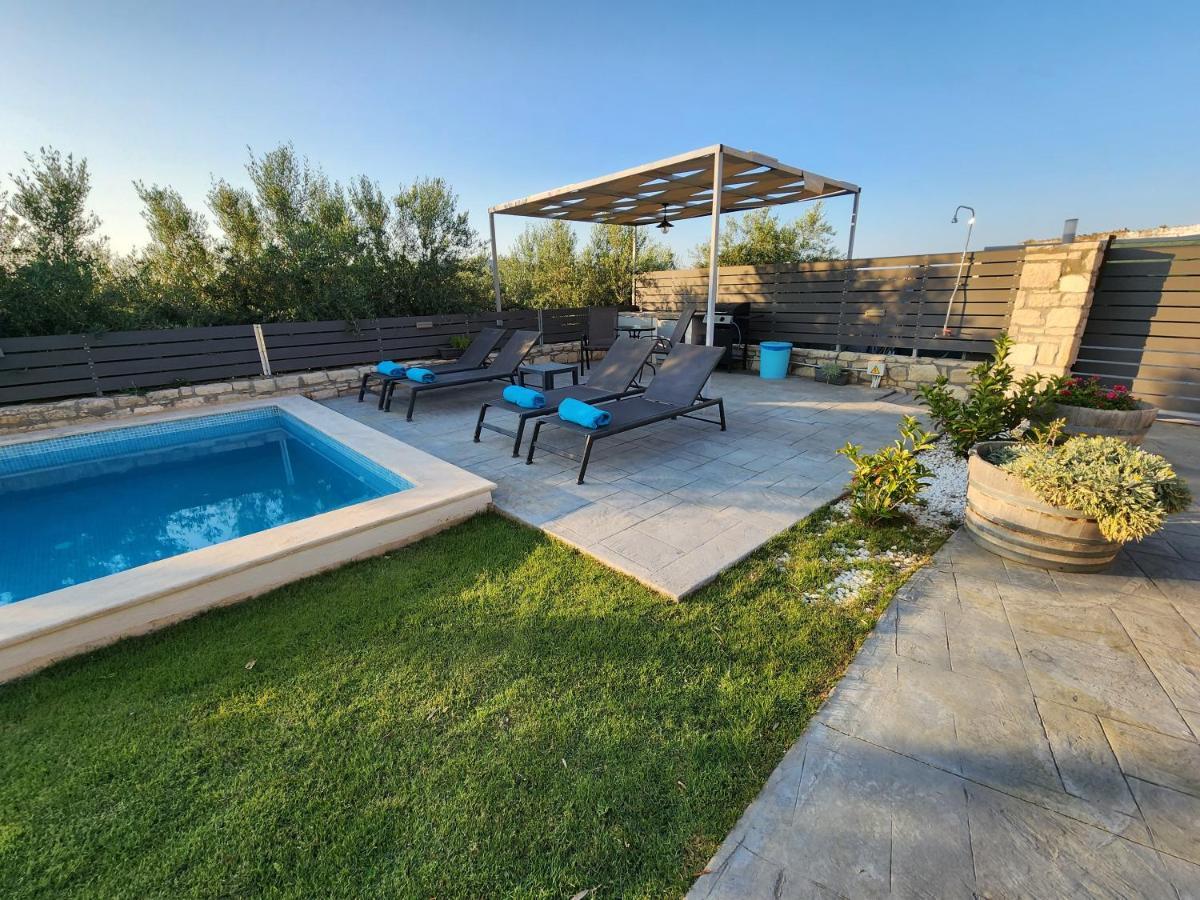 Villa Sheila With Private Pool Roumelí المظهر الخارجي الصورة