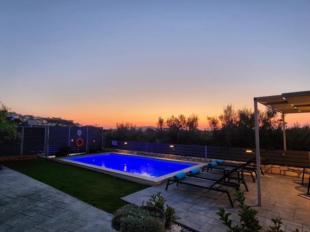 Villa Sheila With Private Pool Roumelí المظهر الخارجي الصورة