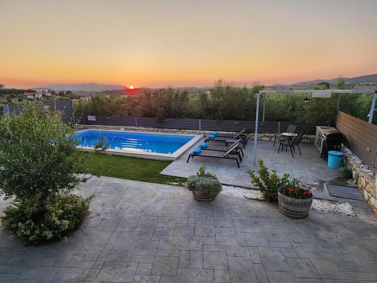 Villa Sheila With Private Pool Roumelí المظهر الخارجي الصورة